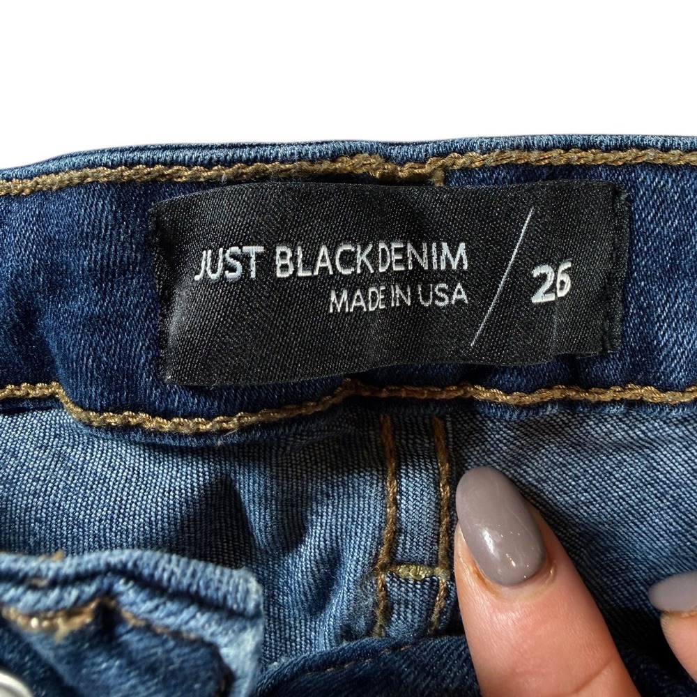 Just Black Denim Shorts Womens 26 Blue Excellent Distressed Raw Hem Made in USA - Picture 3 of 6